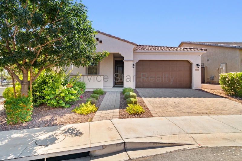 Litchfield Park House: 19707 W Heatherbrae Dr