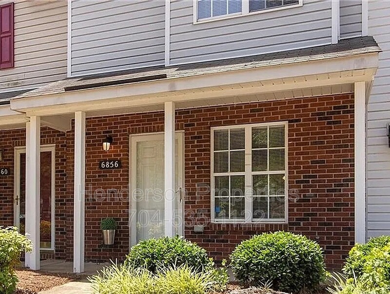 Charlotte House: 6856 Cypress Tree Ln