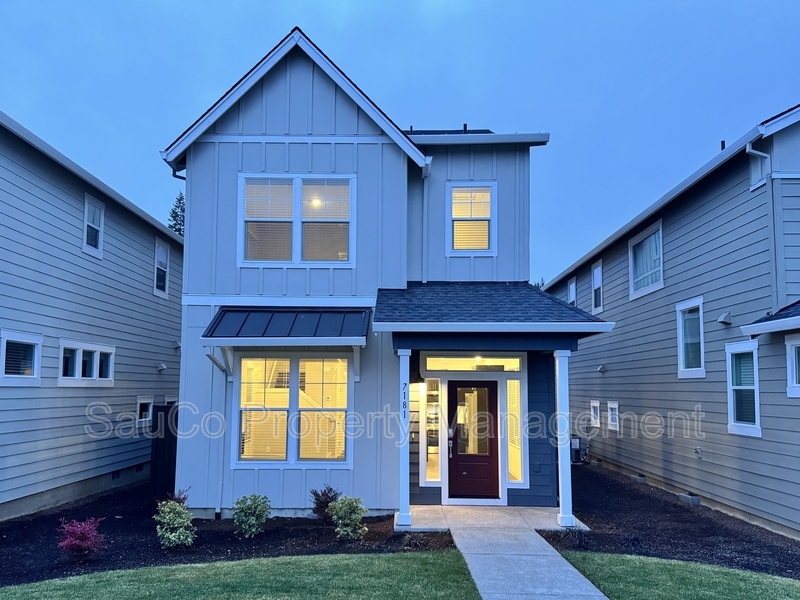 Hillsboro House: 7181 Southeast Benedict Street