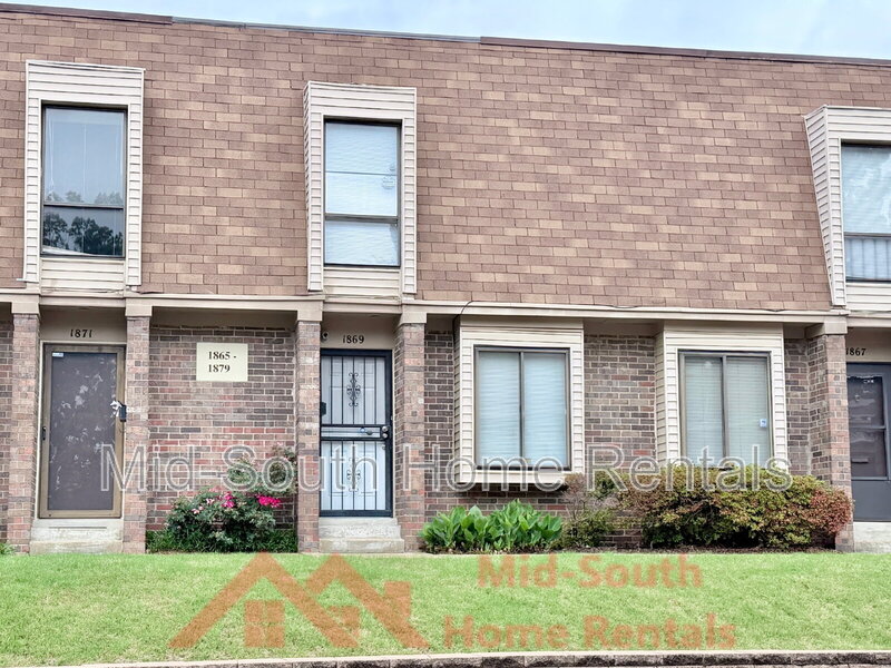 Germantown Townhome: 1869 E Poplar Woods Cir
