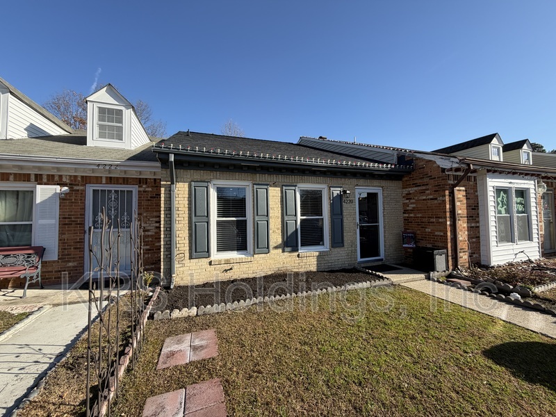 Virginia Beach Townhome: 4220 MacArthur Road