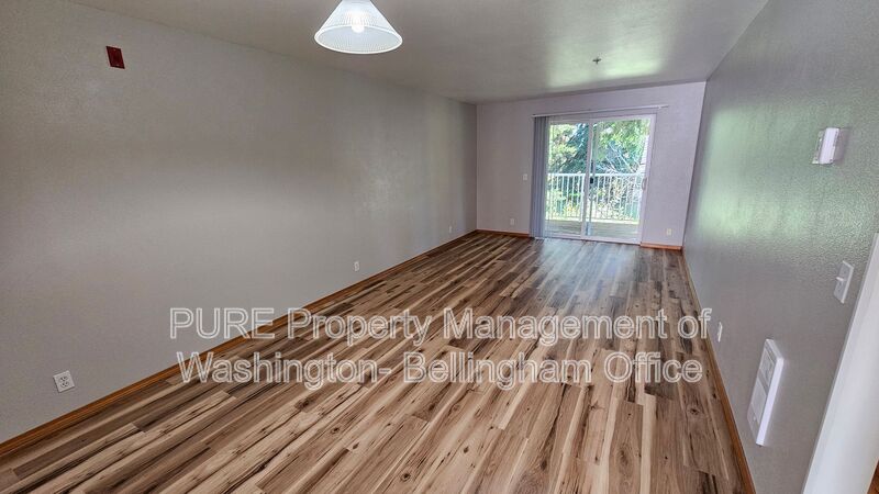 Bellingham House: 2715 W Maplewood Ave