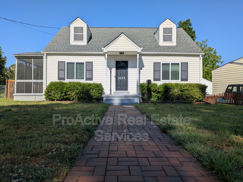 Norfolk House: 3477 E Bonner Dr