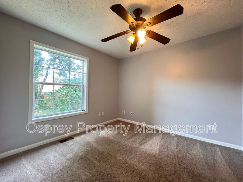 Spacious 4-Bedroom Home W/Sunroom & Large Backyard