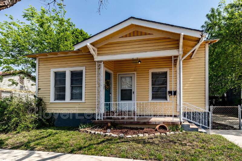 San Antonio House: 323 Barrera St