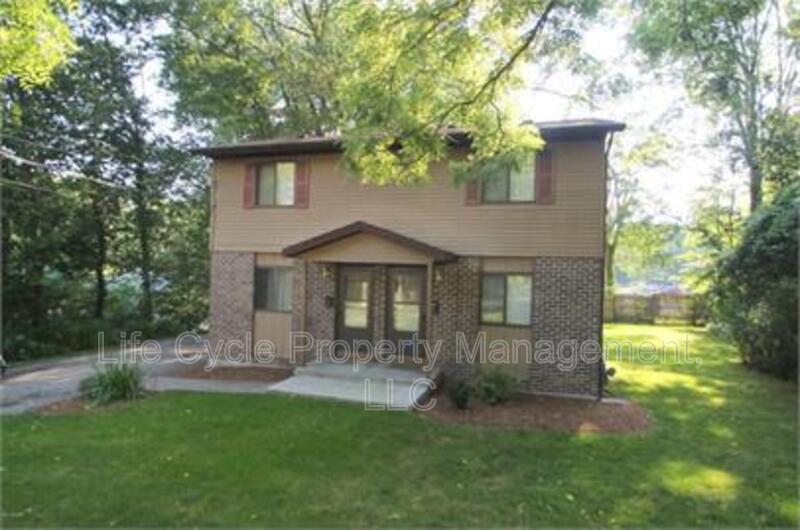 Grand Rapids Condo: 922 Emerald Ave NE - 1