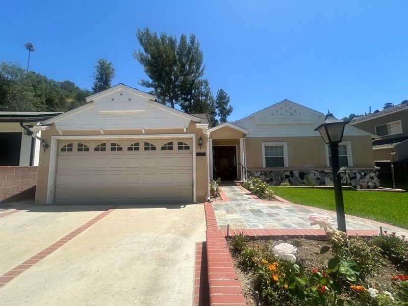 La Canada House: 429 Paulette Place