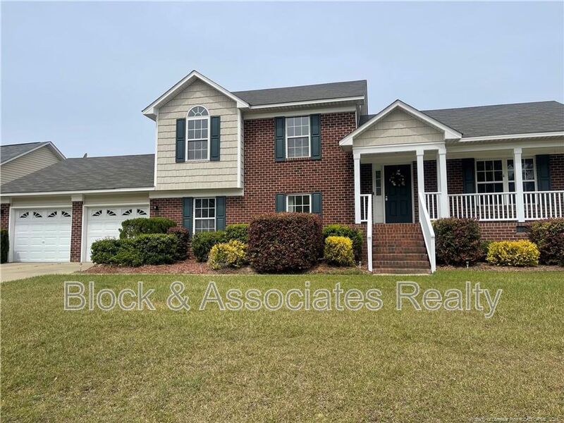 Fayetteville House: 8240 Frenchorn Ln