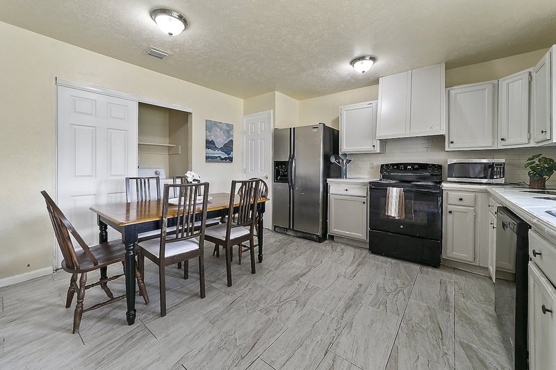 Request a Viewing for 3706 Red Oak Drive, BEDROOM 1C Tenant Turner