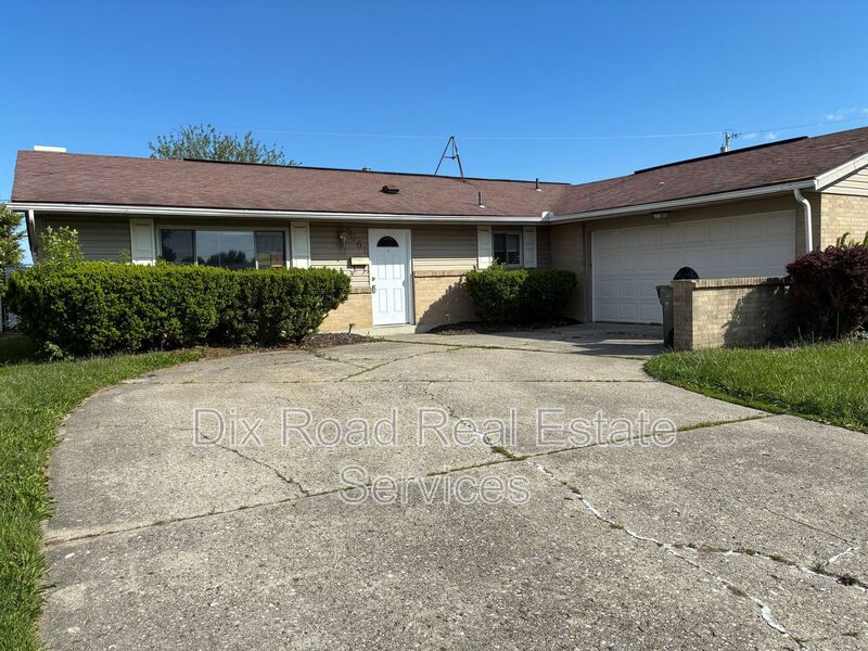 Dayton House: 5261 Bromwick Drive