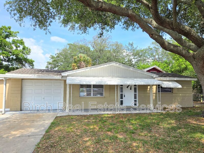 Holiday House: 2552 Chancery Dr