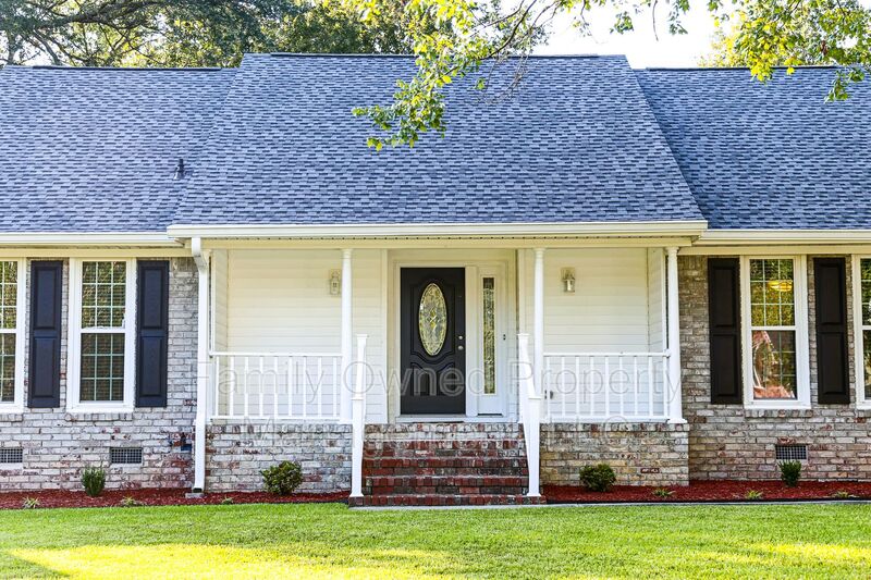 North Charleston House: 122 Botany Bay Blvd