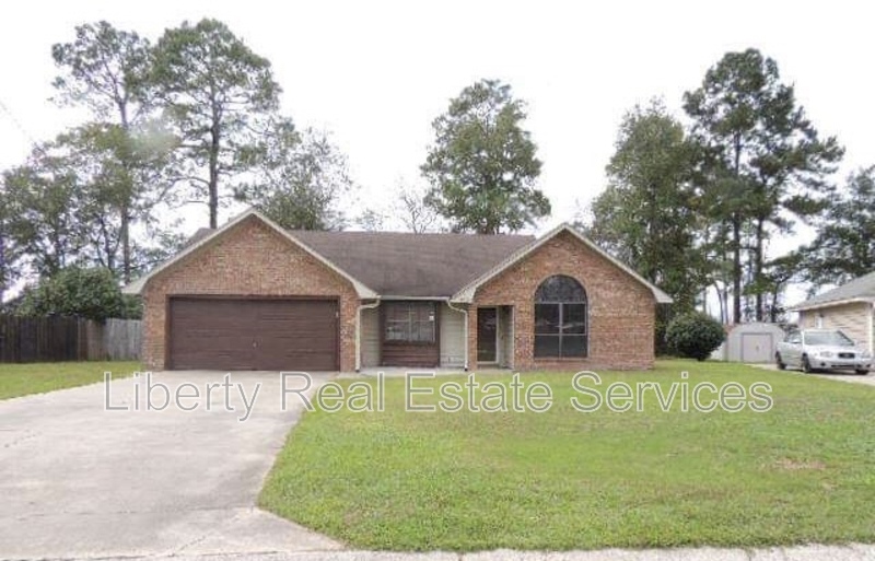 Hinesville House: 925 Granger Dr