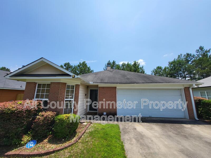 Macon House: 624 Oakland Hills Drive