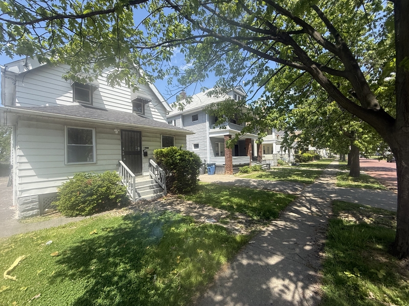 Cleveland Condo: 2818 East 119th Street - Upstairs