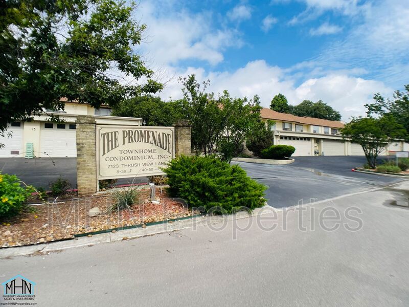 Cozy 2 bed/2 bath condo in a secluded area, near Alamo Heights, and close local to highways and so much more! - Photo 1