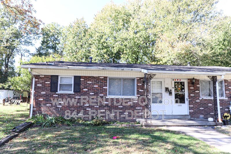 Evansville House: 1213 S Lombard Ave