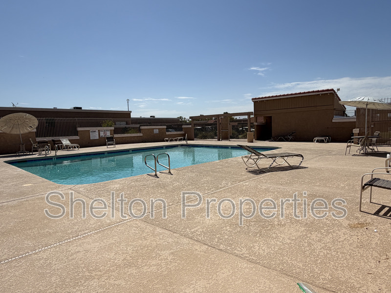 Phoenix Condo: 501 W Tonopah Dr Unit 7