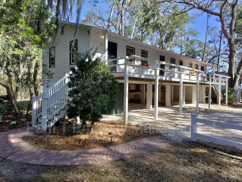 Savannah House: 11 Southwood Drive