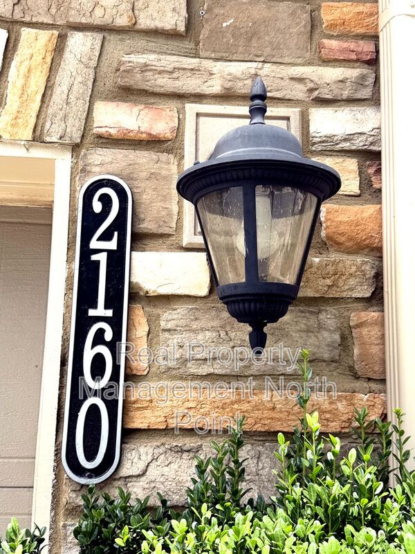 Brookhaven Townhome: 2160 Crestridge Trail