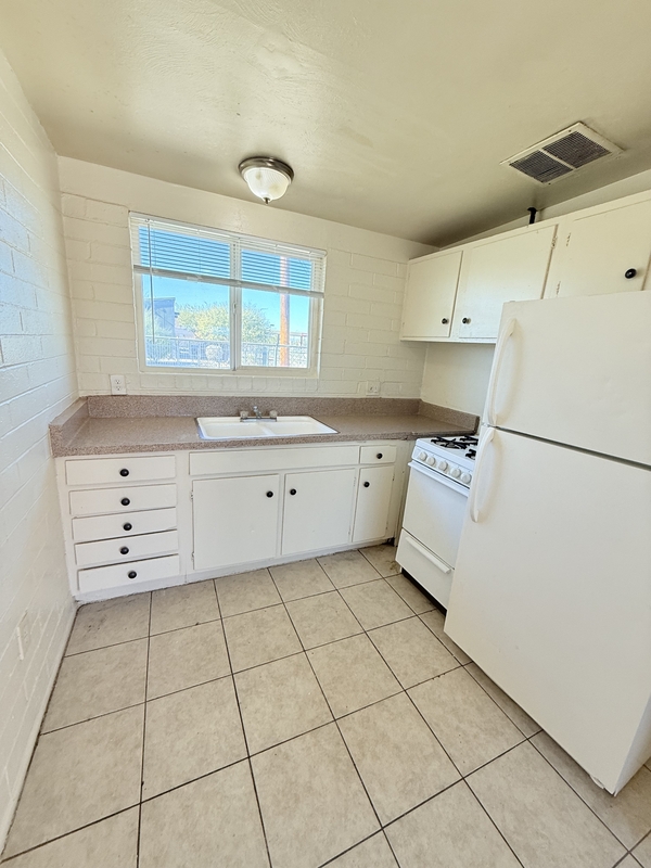 Tucson Condo: 240 West Sahuaro Street #12
