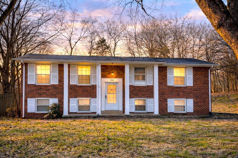 Clarksville House: 328 Dunbar Cave Road