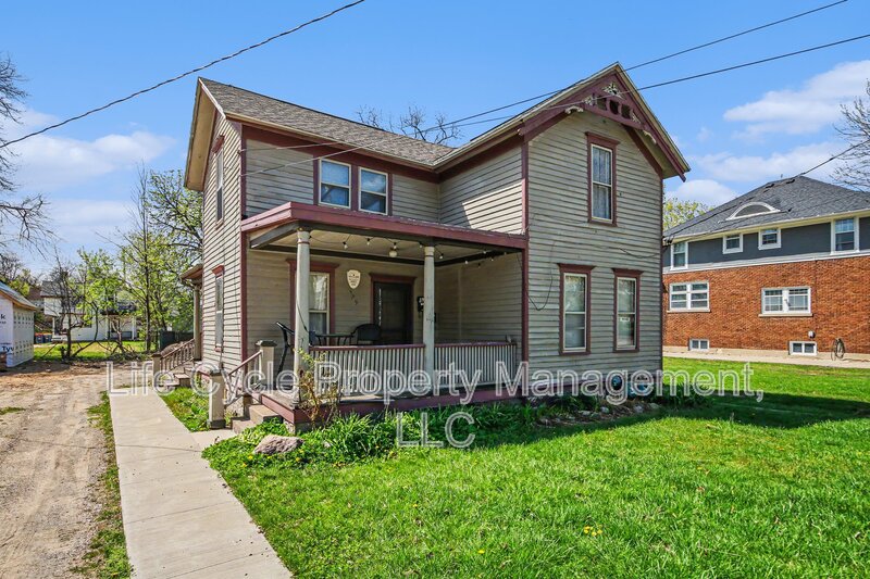 Grand Rapids Condo: 329 Charles Avenue Southeast - 2