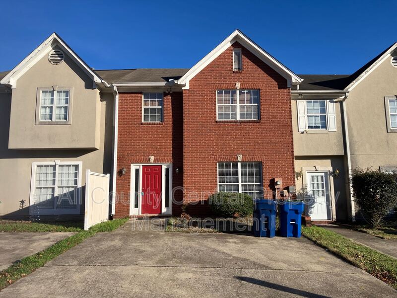 Alabaster House: 744 3rd St NE