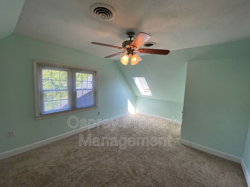 Spacious 4-Bedroom Home with Pool! "ASK ABOUT OUR ZERO-DEPOSIT OPTION" - Photo 9