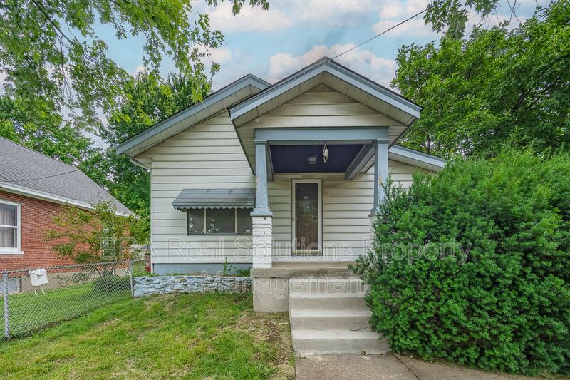 Cincinnati House: 2028 W. Galbraith Rd.