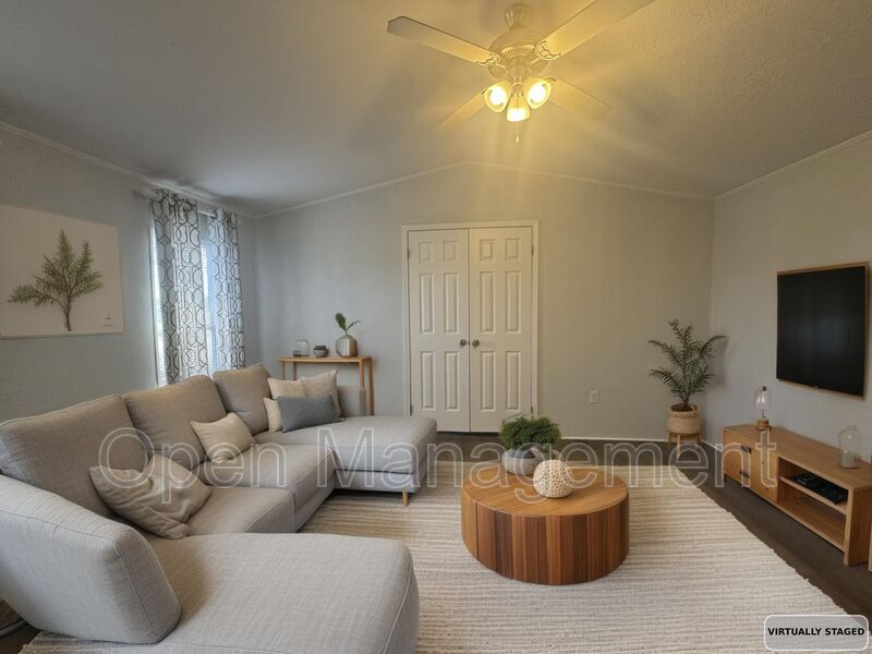 Kansas House: 8701 NE 107th Pl