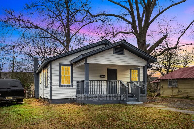 Birmingham House: 1228 19th Place SW