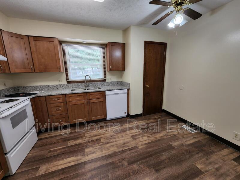 Lincoln Condo: 1514 David Dr