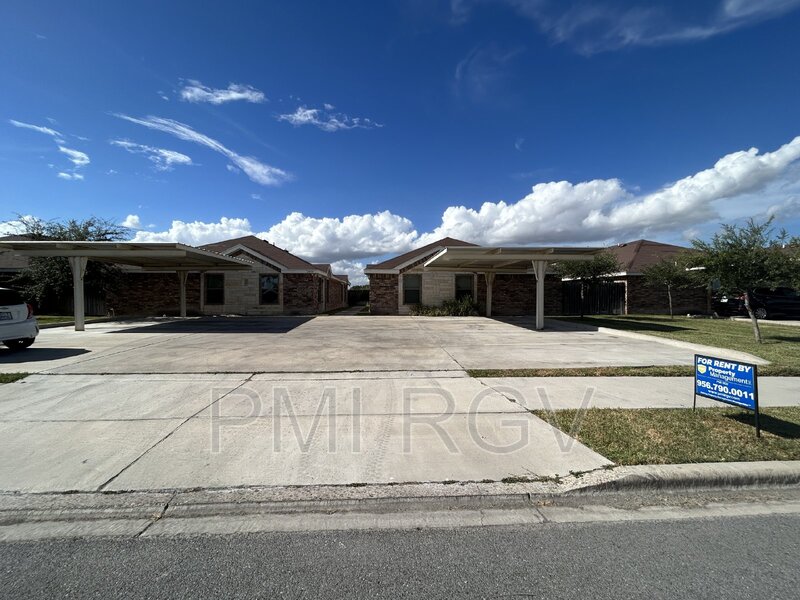 Edinburg Condo: 3007 Linda Vista St