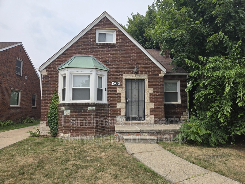 Detroit House: 10391 Roxbury Street
