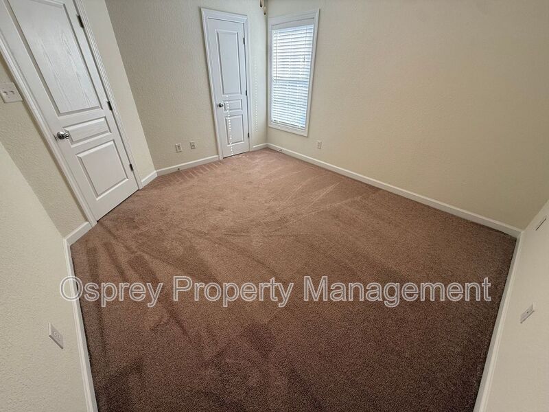 Beautiful 4-Bedroom Home with In-Law Suite "ASK ABOUT OUR ZERO DEPOSIT" - Photo 15