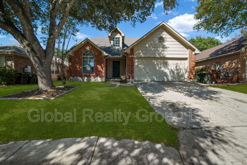 Schertz House: 1028 Gate Creek Ln