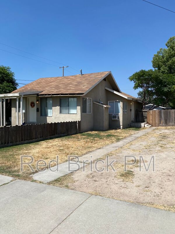 Atwater House: 489 Cedar Ave.