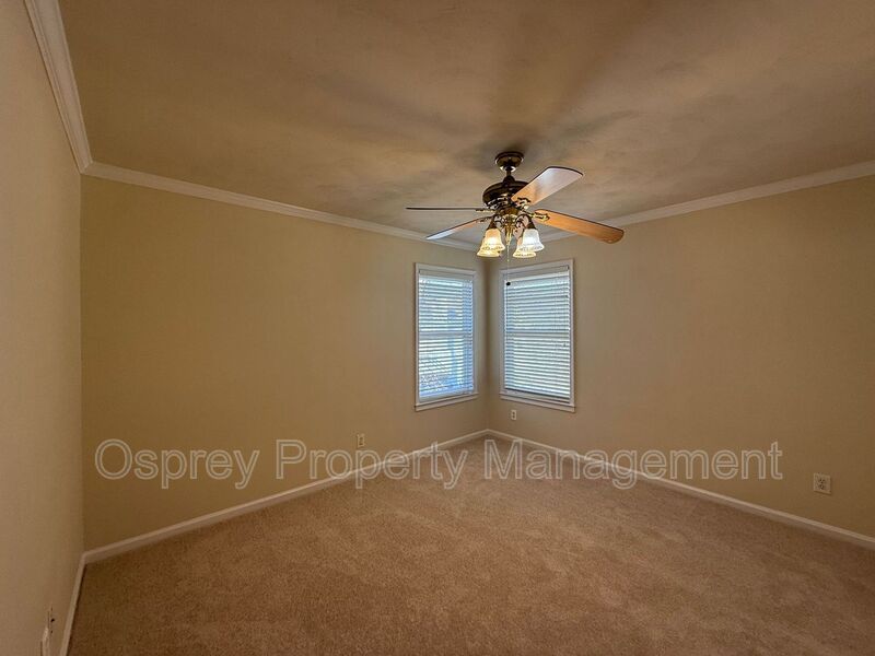 Spacious 3-Bedroom Home in Burbage Grant! "ASK ABOUT OUR ZERO DEPOSIT" - Photo 16