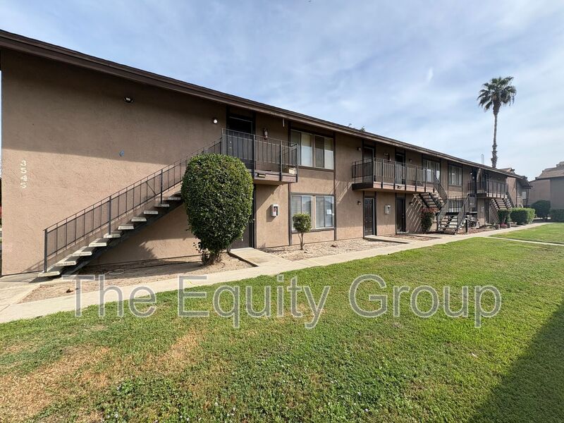 Visalia House: 3545 W Campus Ave-2