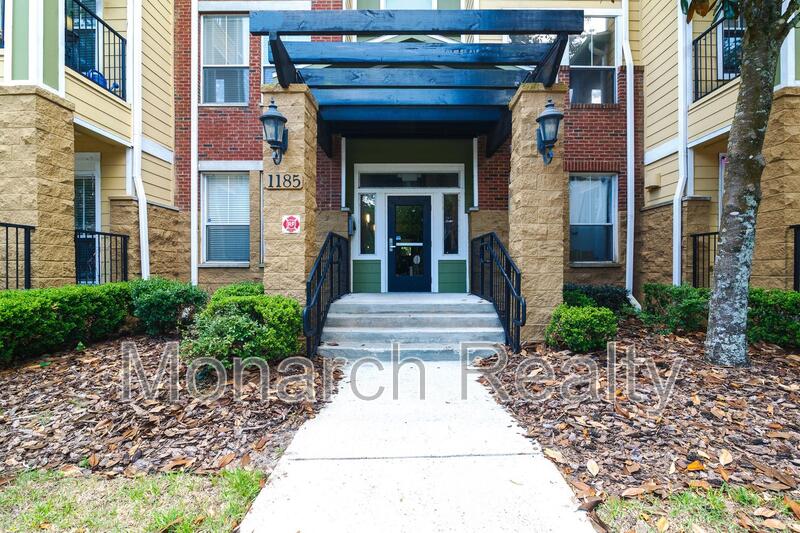 GAINESVILLE Condo: 1185 SW 9TH RD #212