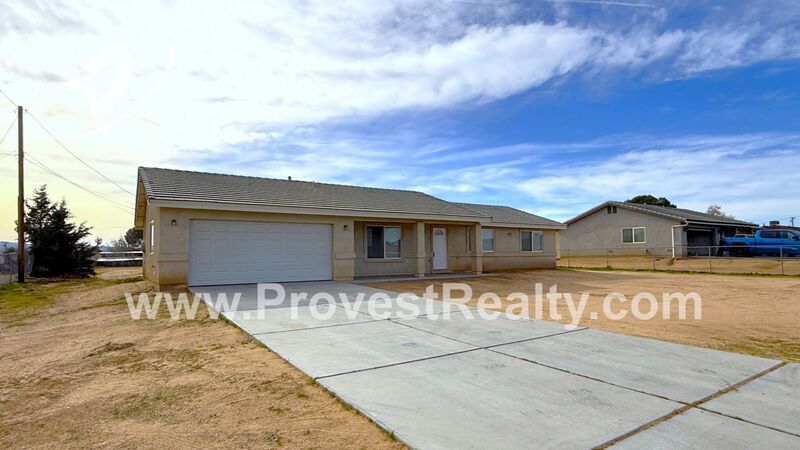 Hesperia House: 17373 Capri St