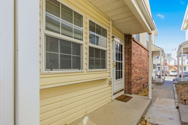 Aurora House: 17281 East Ford Drive