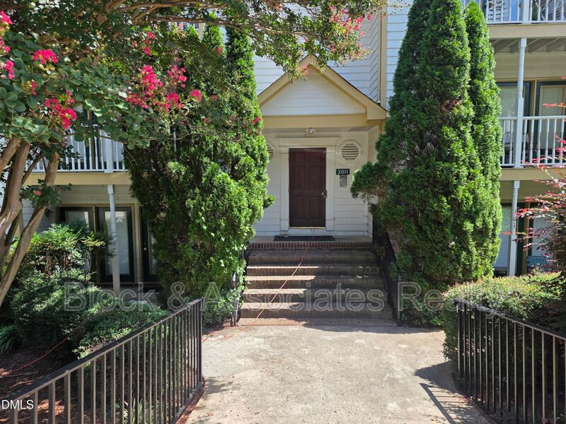 Raleigh Condo: 2011 Quaker Lndg