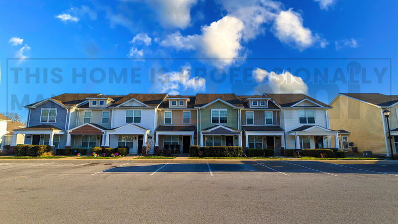 Clarksville House: 311 Sam Houston Circle