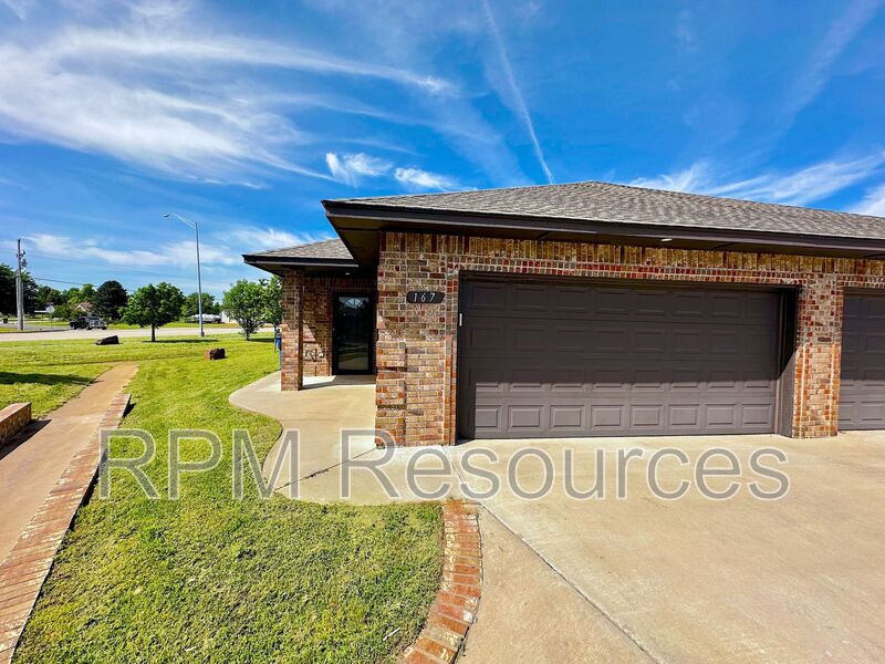 Mustang Condo: 167 Bison Court Way