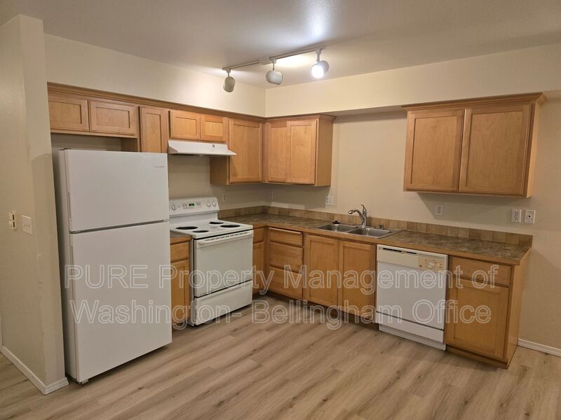 Bellingham House: 508 Tremont Ave