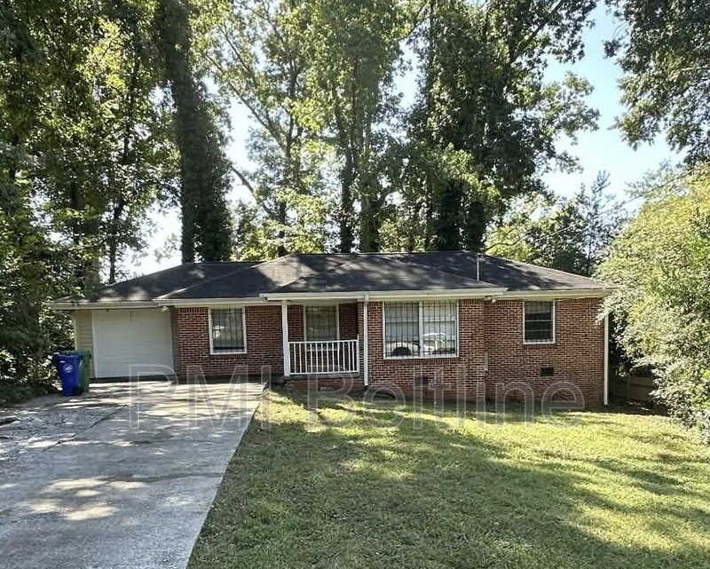 Decatur House: 2881 Monterey Drive