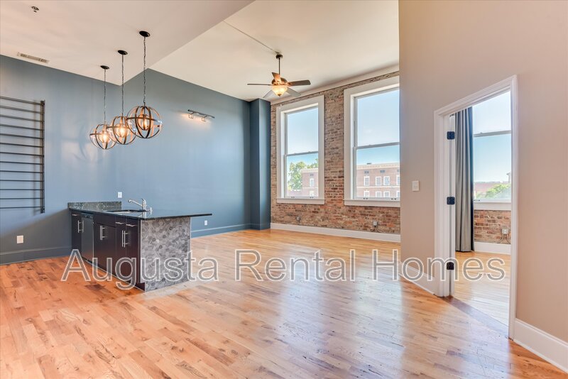 Augusta Condo: 936 Broad Street Unit 306