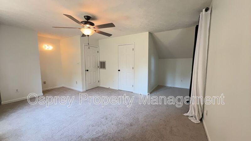 Spacious 4-Bedroom Cul-de-Sac Home with Fenced Yard! - Photo 4